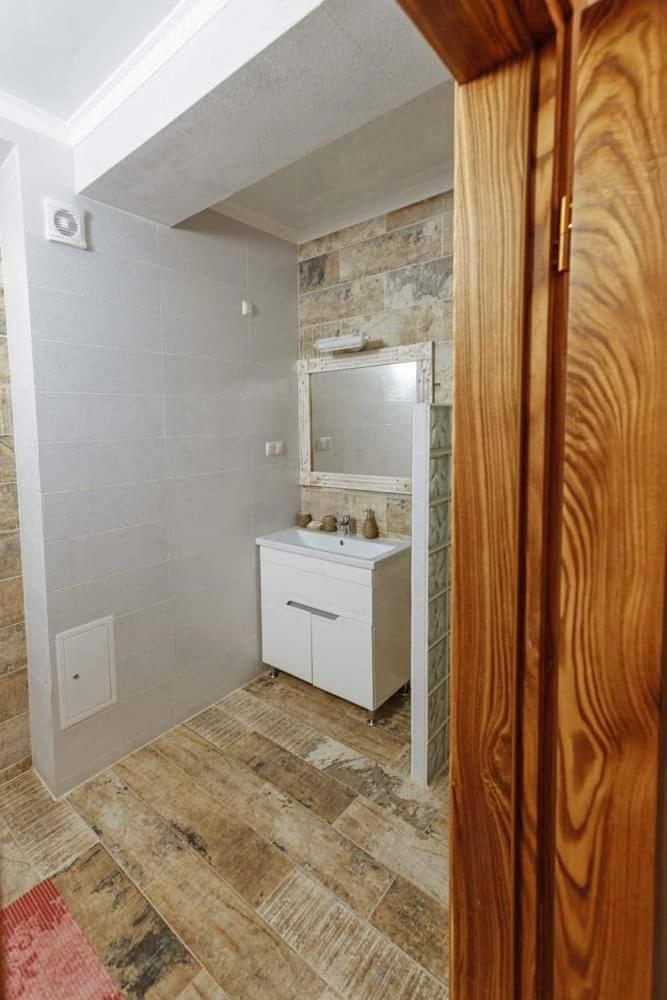 Бутик 2017 Hotel Bilhorod-Dnyisztrovszkij Kültér fotó